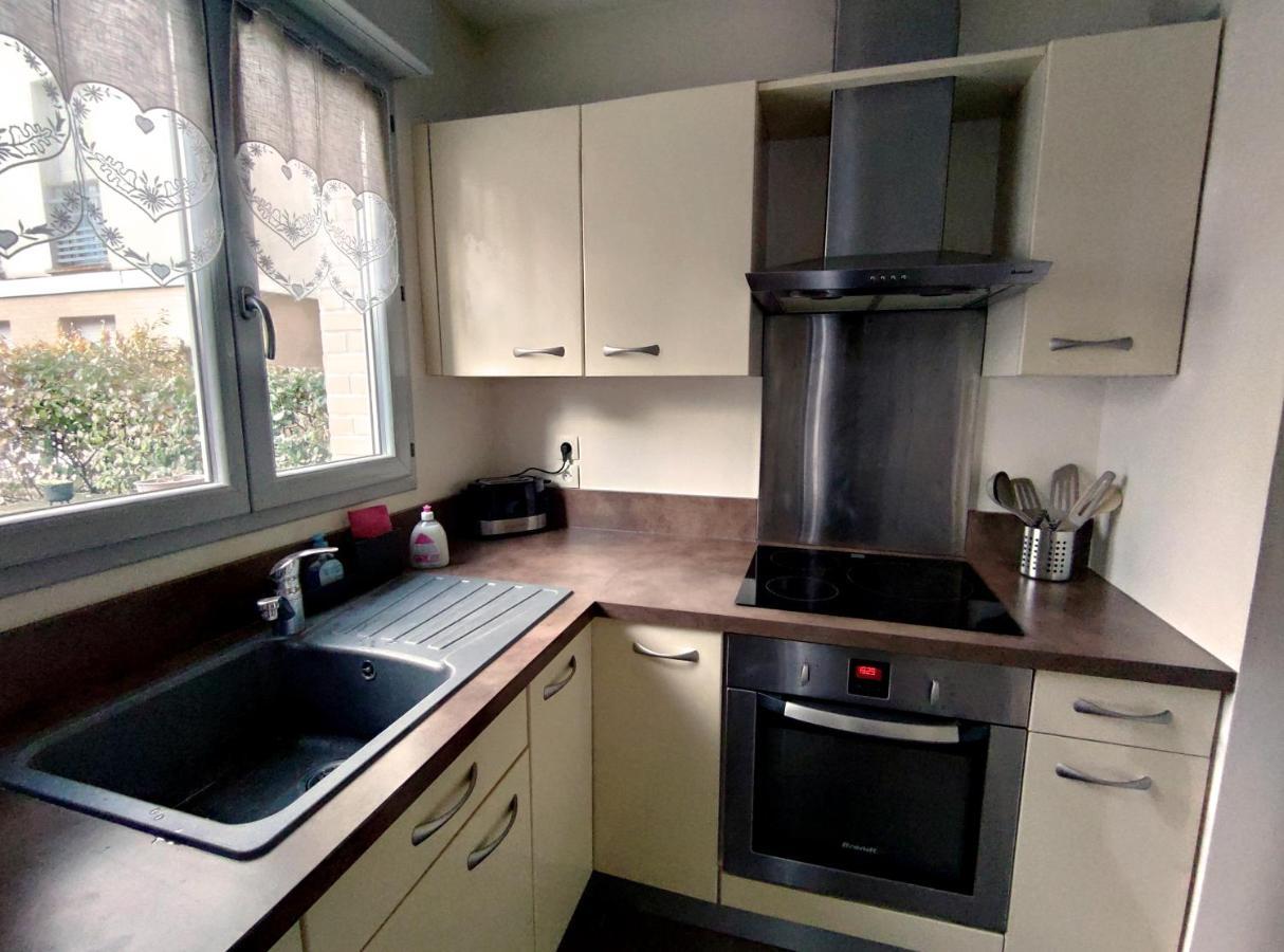 Appartement Avec Jardin Et Terrasse Pres De Paris Mantes-la-Jolie ภายนอก รูปภาพ