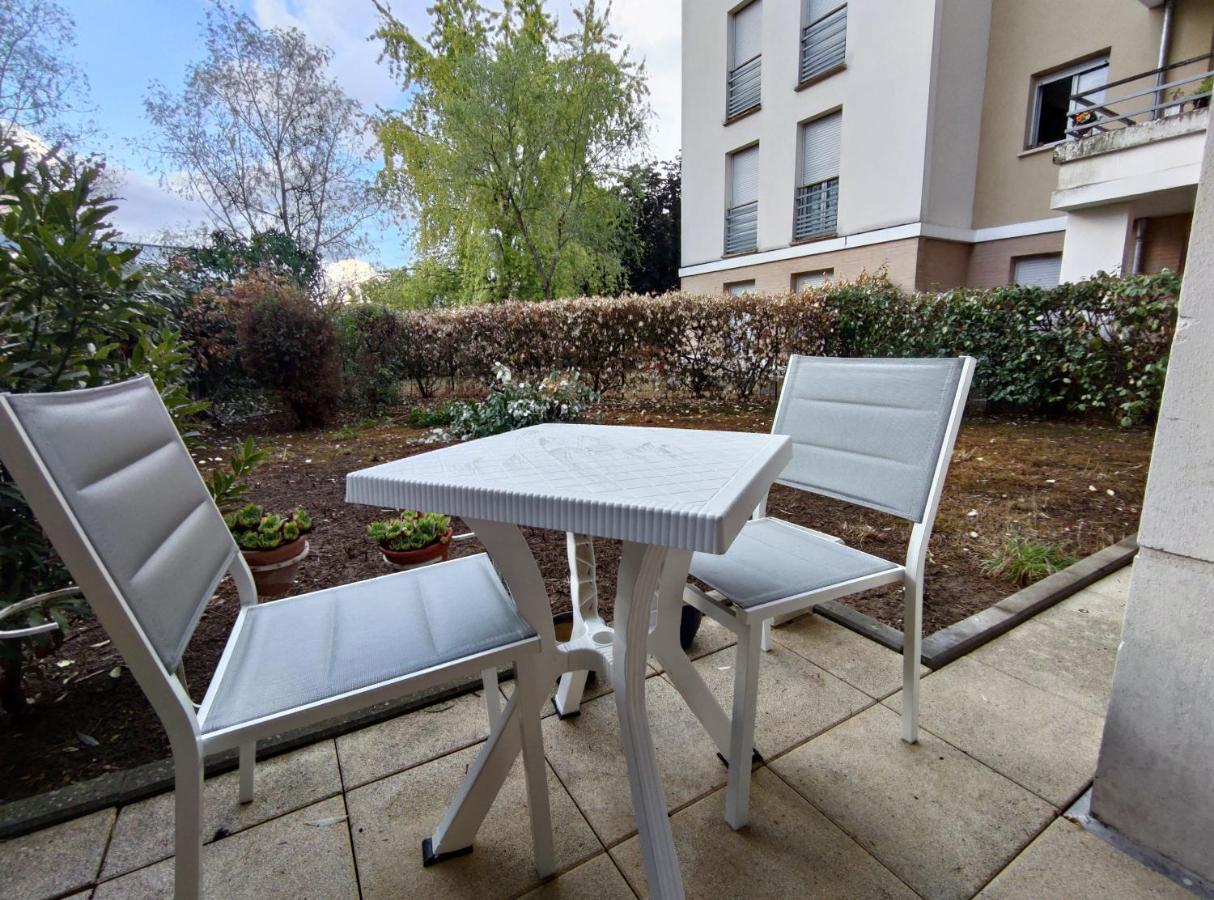 Appartement Avec Jardin Et Terrasse Pres De Paris Mantes-la-Jolie ภายนอก รูปภาพ