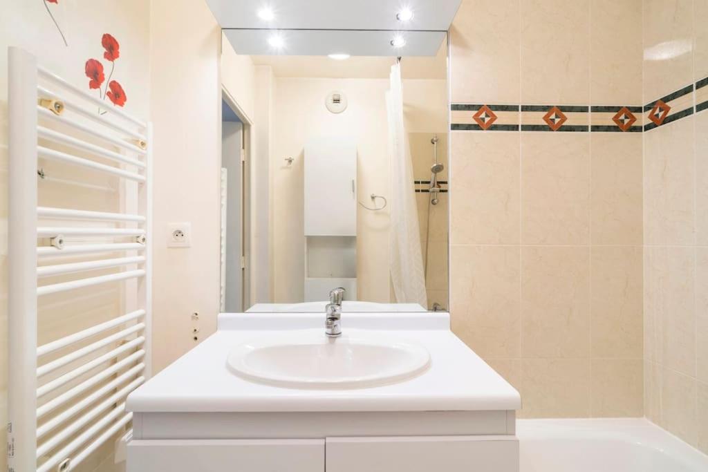 Appartement Avec Jardin Et Terrasse Pres De Paris Mantes-la-Jolie ภายนอก รูปภาพ