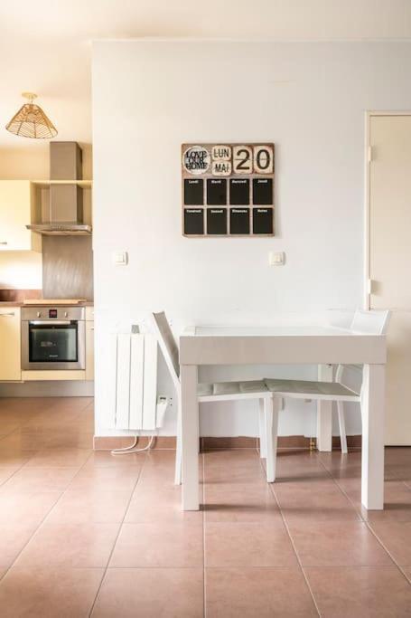 Appartement Avec Jardin Et Terrasse Pres De Paris Mantes-la-Jolie ภายนอก รูปภาพ