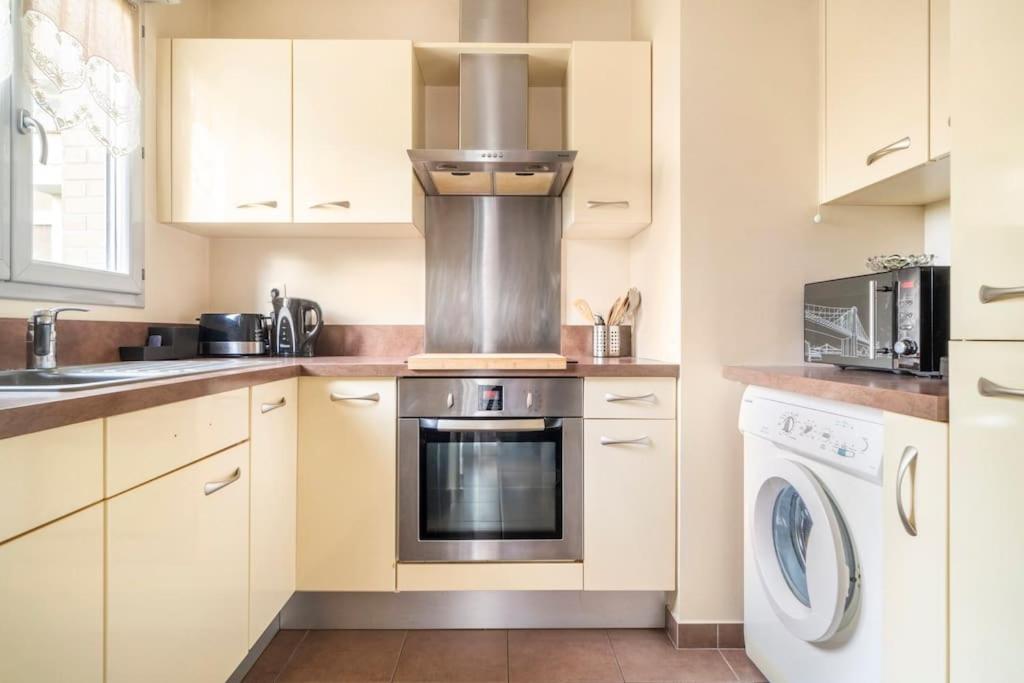 Appartement Avec Jardin Et Terrasse Pres De Paris Mantes-la-Jolie ภายนอก รูปภาพ