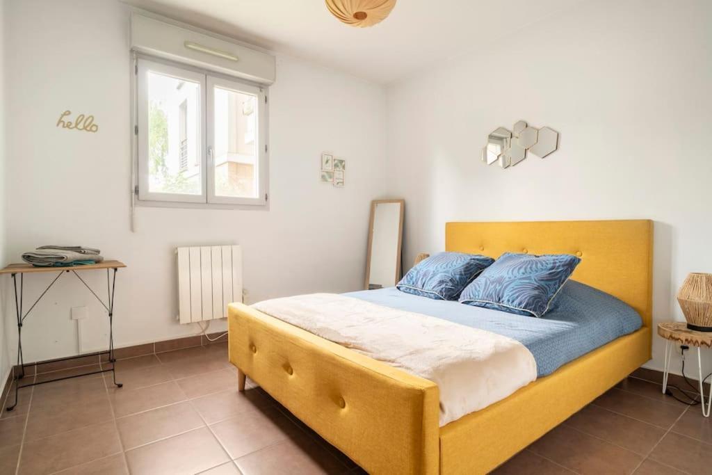 Appartement Avec Jardin Et Terrasse Pres De Paris Mantes-la-Jolie ภายนอก รูปภาพ